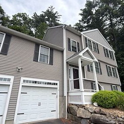 Very Tall House Wash In Nashua, NH